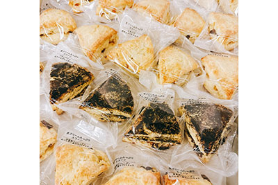 管理栄養士が美味しさと健康を考えて作った野菜たっぷりのベーグルバーガーは、ボリューム満点!